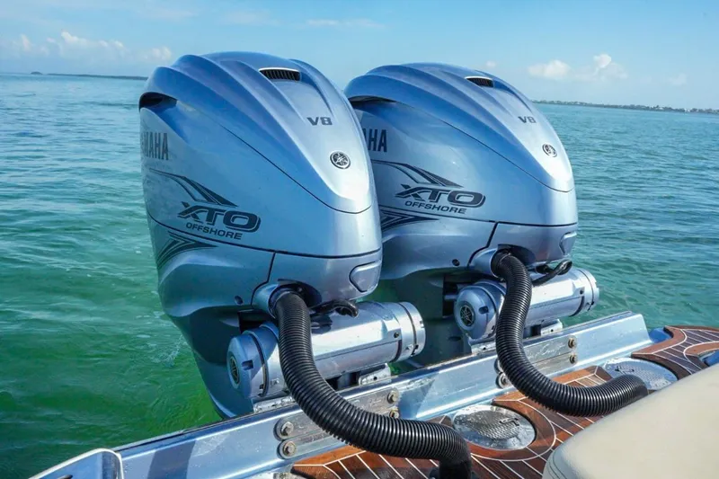  Yacht Photos Pics Twin Yamaha XTO Offshore V8 engines on 2019 Chris-Craft Launch 35 GT OB boat.