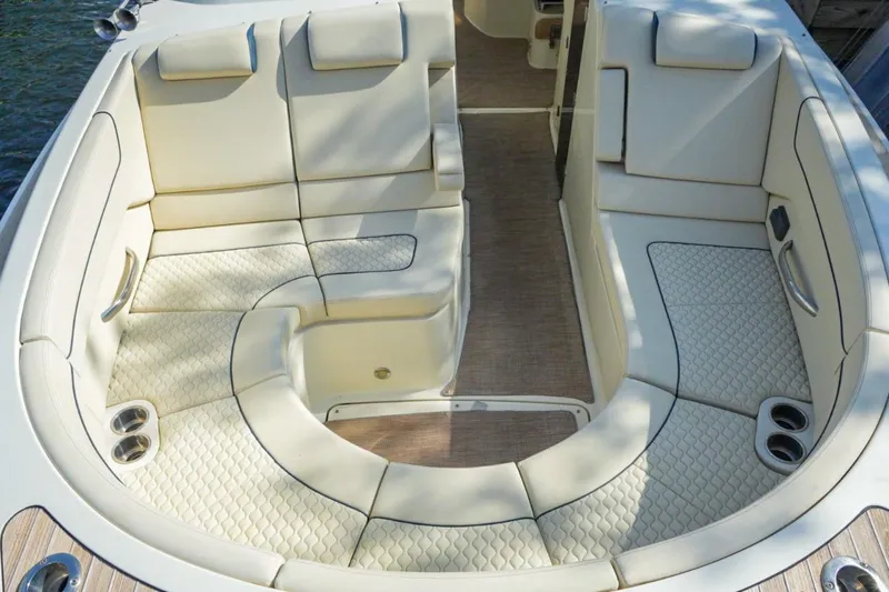  Yacht Photos Pics Luxurious seating area on a 2019 Chris-Craft Launch 35 GT OB boat.
