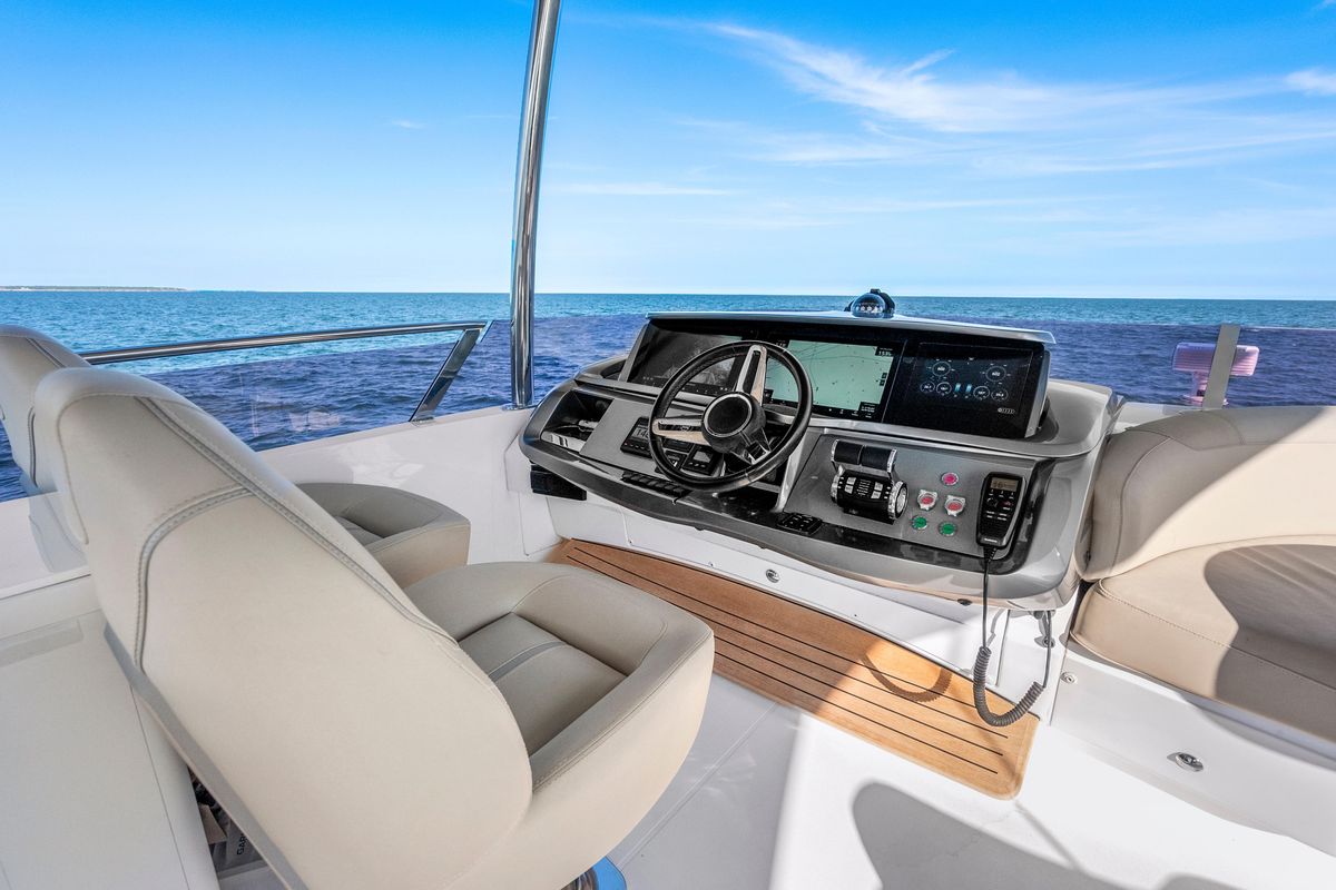 2020 Princess 62 