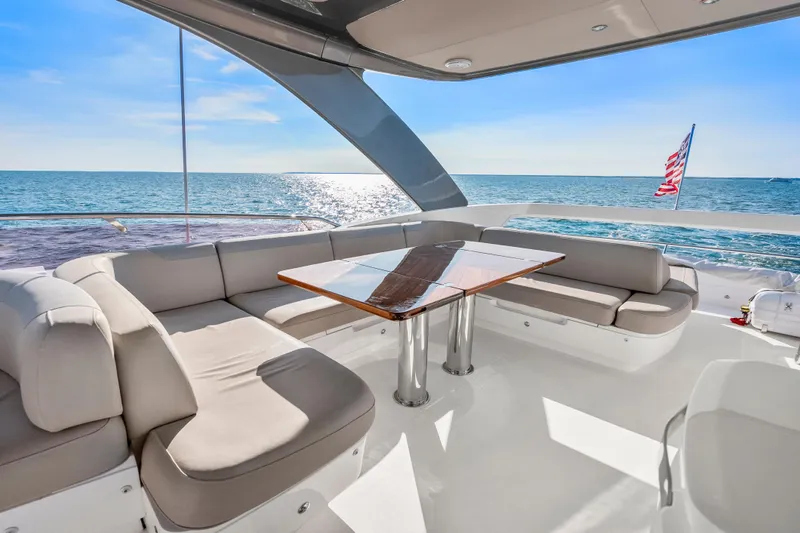 Stumped Yacht Photos Pics Princess F62 Stumped- Flybridge Dinette