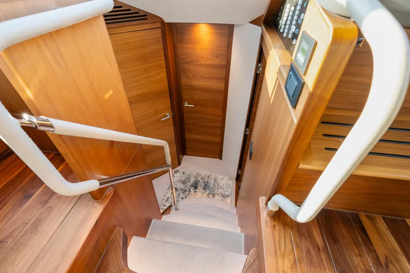 Stumped Yacht Photos Pics Princess F62 Stumped- Cabin Companionway