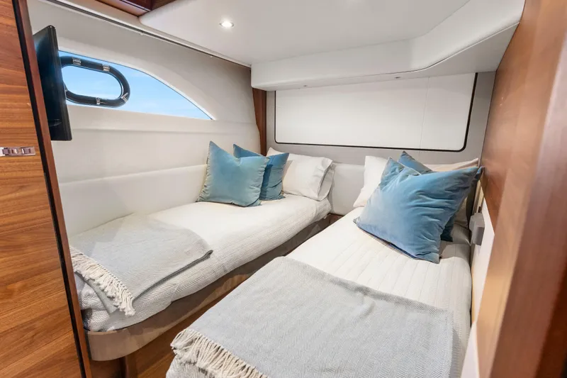 Stumped Yacht Photos Pics Princess F62 Stumped- Twin Berth Stateroom