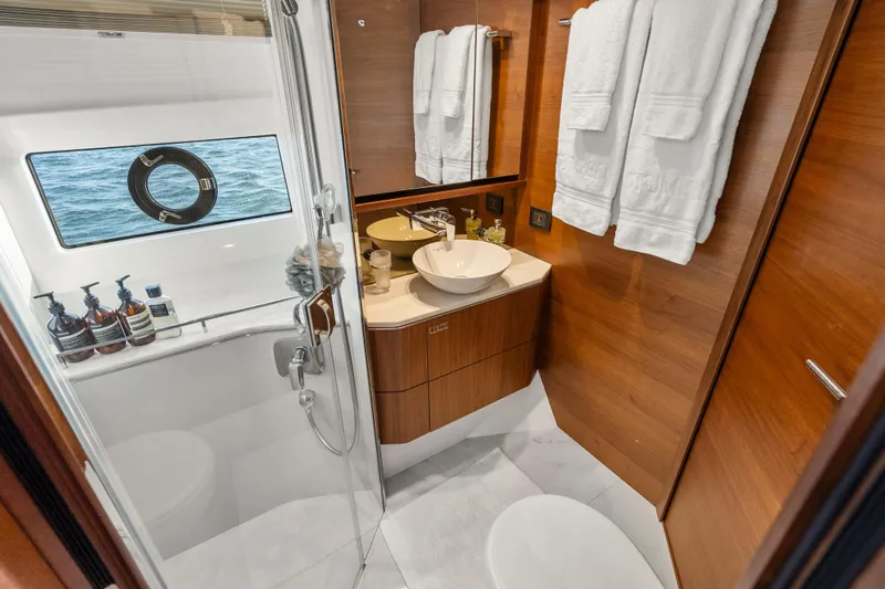 Stumped Yacht Photos Pics Princess F62 Stumped- Day Head