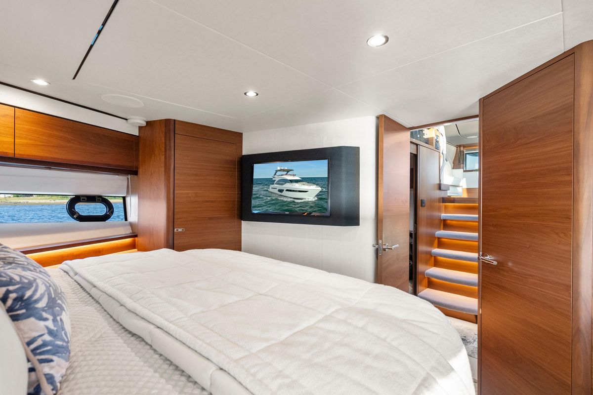 2020 Princess 62 