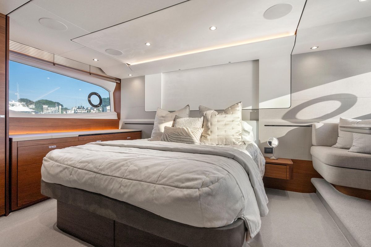 2020 Princess 62 