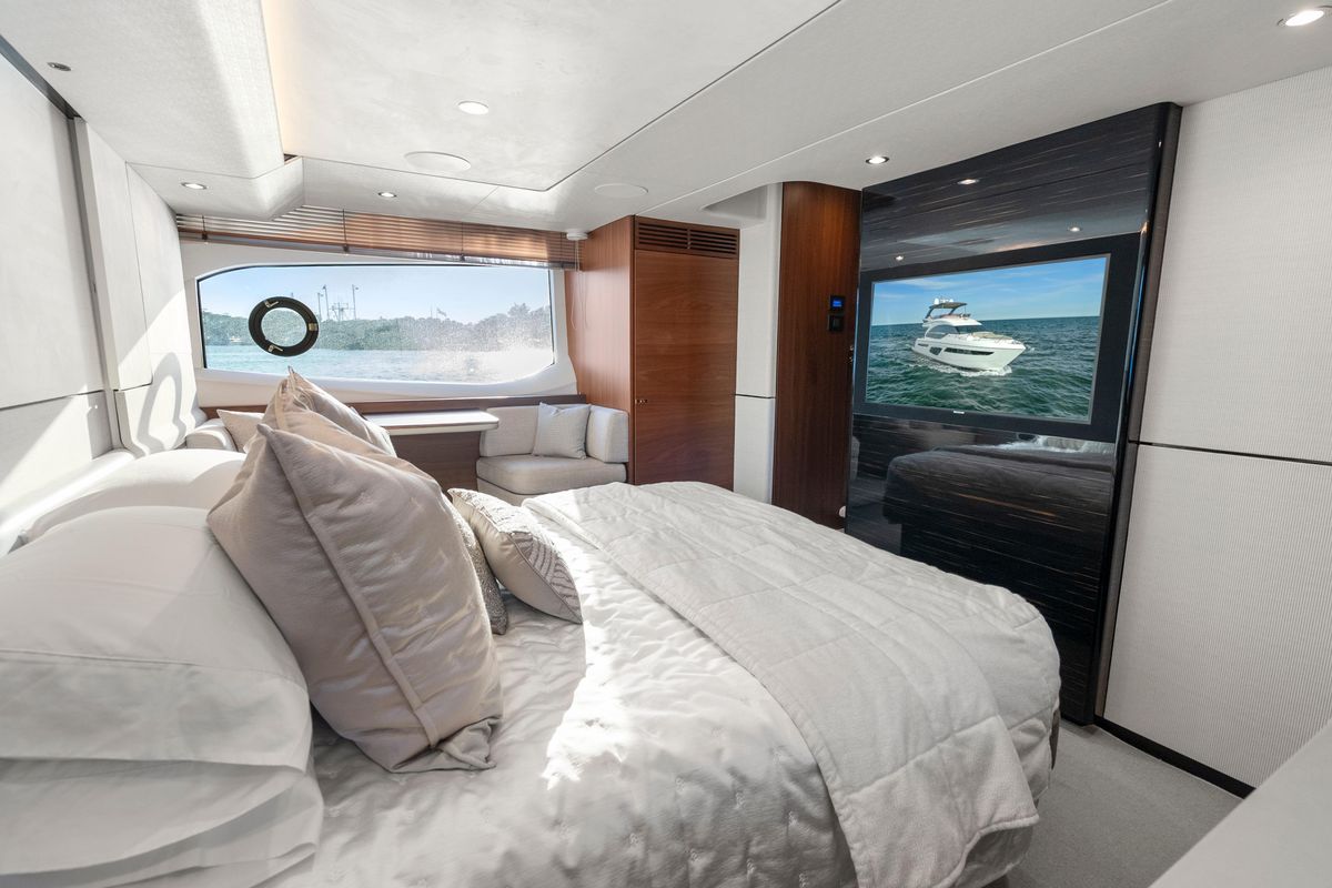2020 Princess 62 