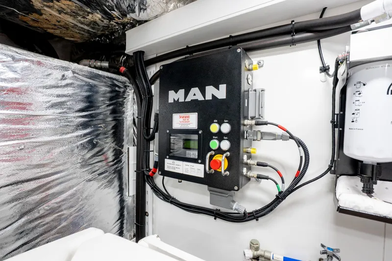 Stumped Yacht Photos Pics Princess F62 Stumped- Engine Room