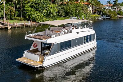Yacht