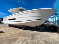 2023 Regal 38 SAV