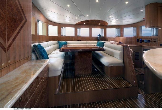 2024-80-johnson-motor-yacht-w-fishing-cockpit