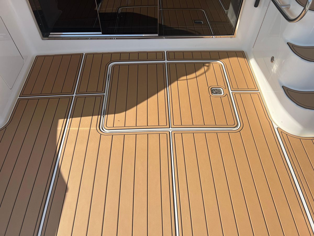 2008 Ovation 52 