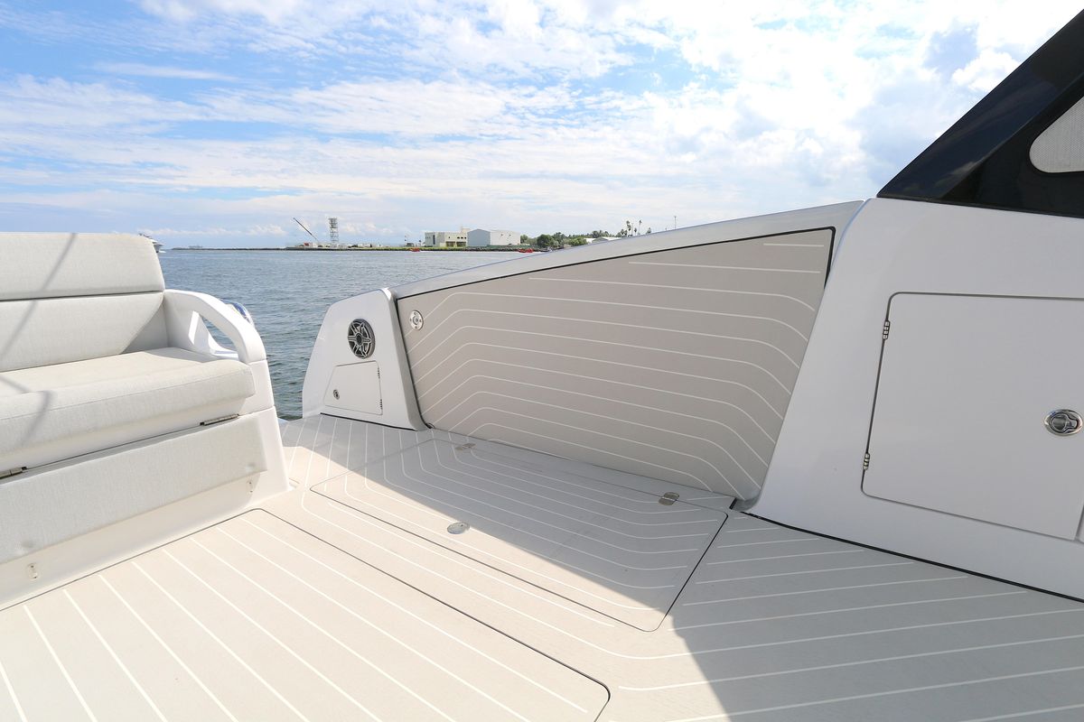 2023 Azimut 47 
