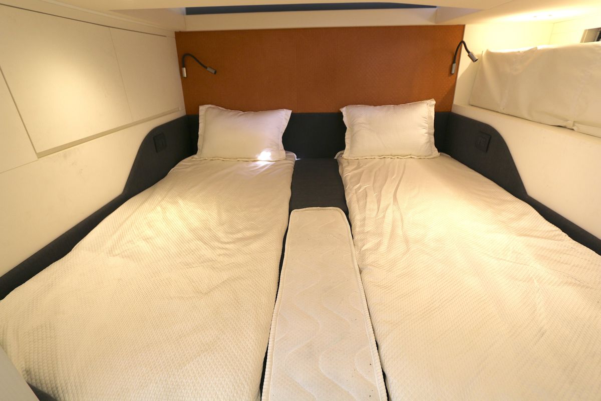 2023 Azimut 47 