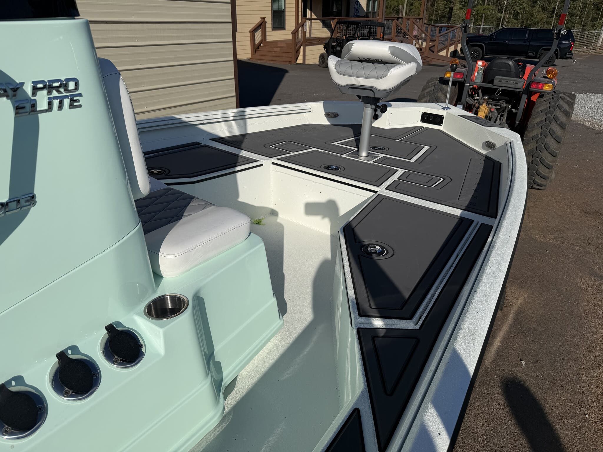 Excel 203 Bay Pro Elite