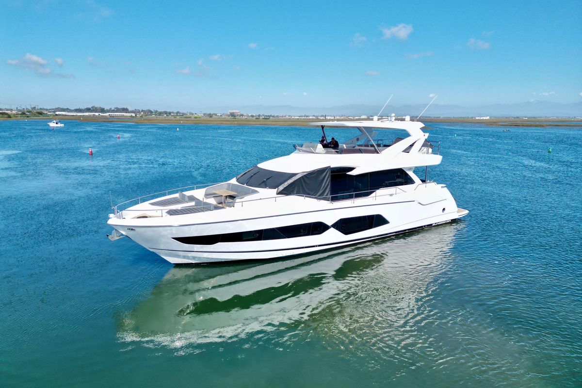 2018 Sunseeker 76 