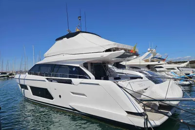 Ferretti Yachts 670