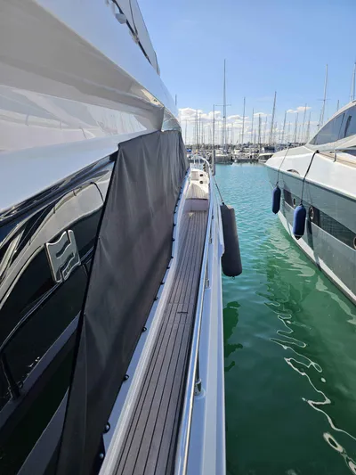 Brisa Yacht Photos Pics 