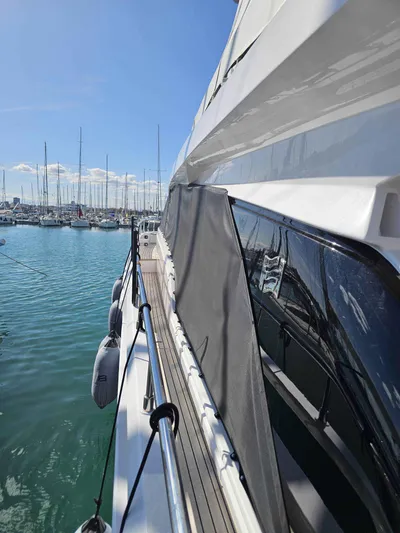 Brisa Yacht Photos Pics 