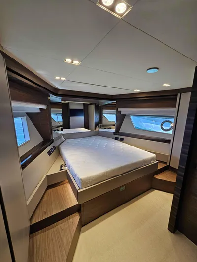 Brisa Yacht Photos Pics 