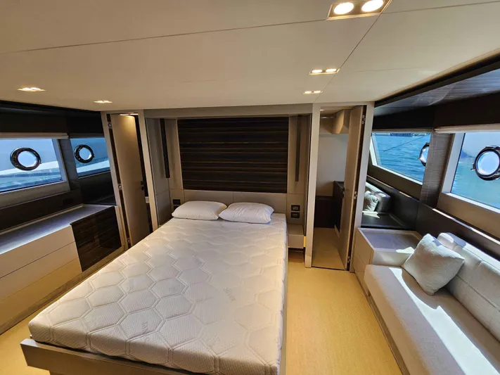 Brisa Yacht Photos Pics 