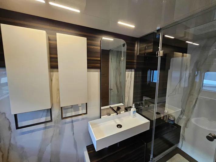 Brisa Yacht Photos Pics 