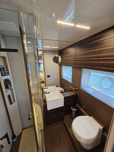 Brisa Yacht Photos Pics 