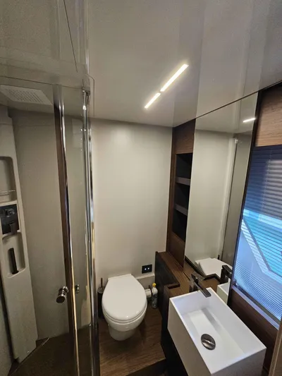 Brisa Yacht Photos Pics 