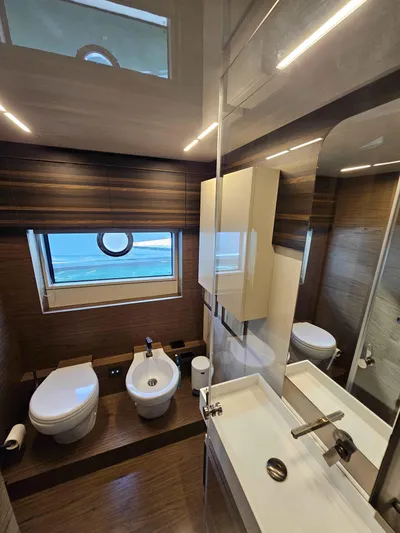 Brisa Yacht Photos Pics 