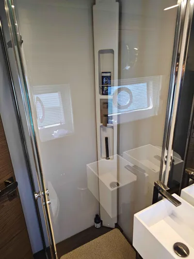 Brisa Yacht Photos Pics 