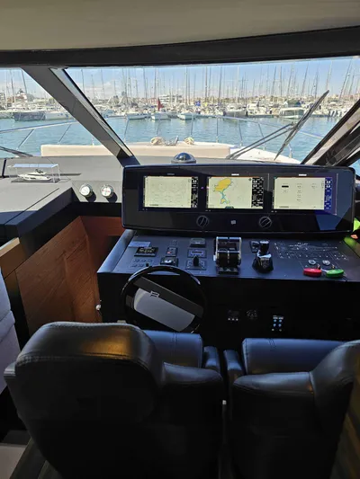 Brisa Yacht Photos Pics 