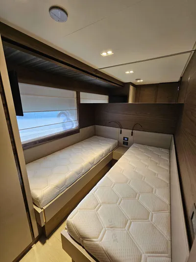 Brisa Yacht Photos Pics 