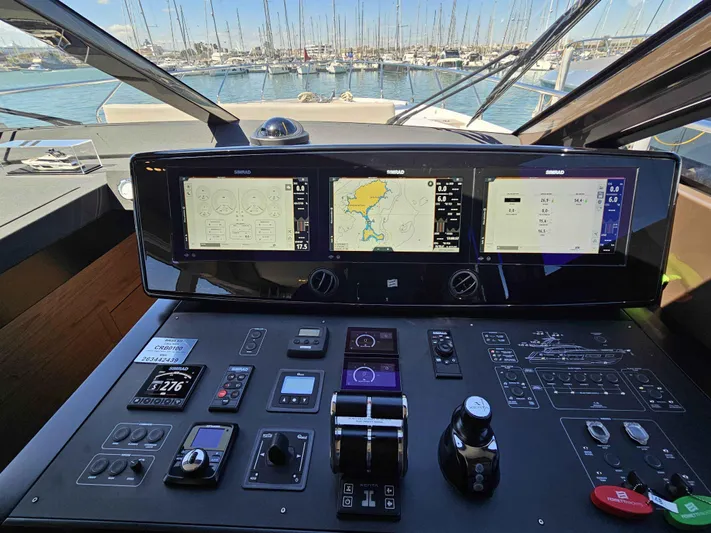 Brisa Yacht Photos Pics 