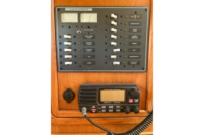 Virginia Yacht Photos Pics Electrical panel and radio on 2010 C.W. Hood WASQUE 26 boat.