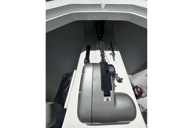  Yacht Photos Pics 2022 SeaVee 390Z boat anchor system with chain and winch.
