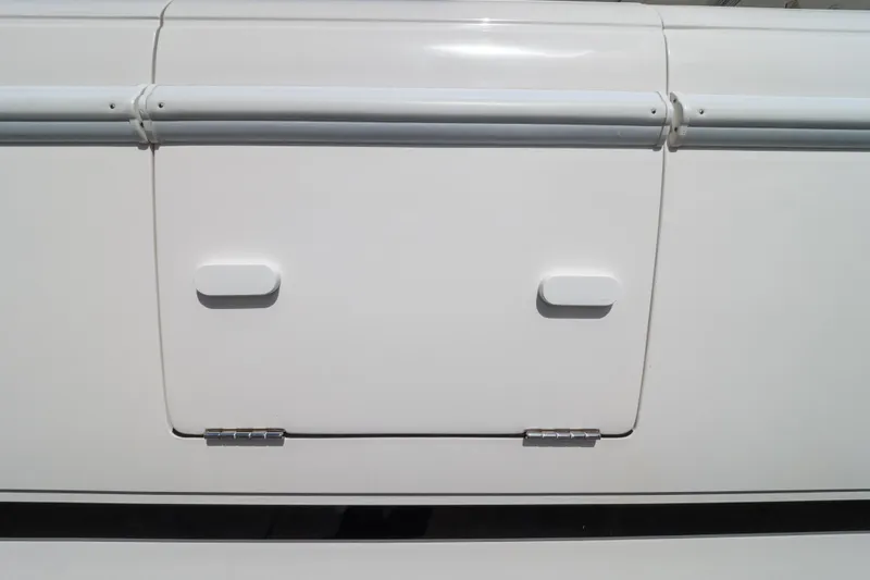  Yacht Photos Pics 2007 Intrepid 350 WA boat hatch detail, featuring a sleek white design.