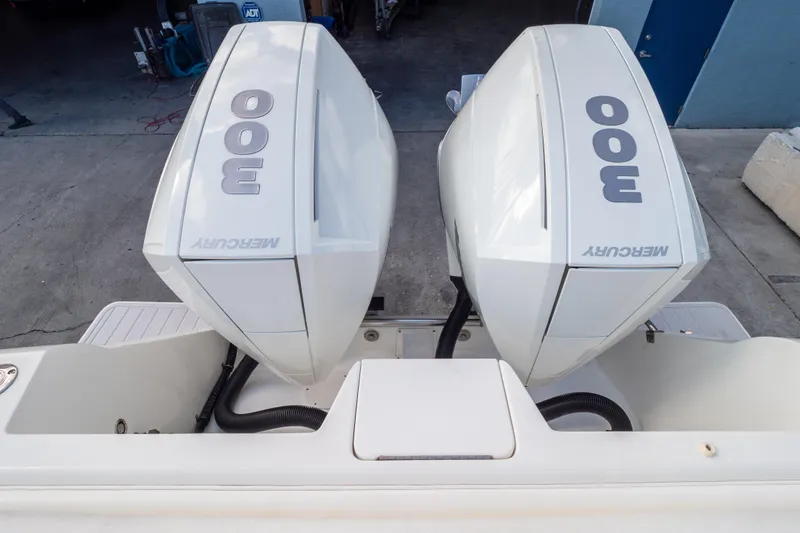  Yacht Photos Pics Twin Mercury 300 engines on a 2007 Intrepid 350 WA boat.