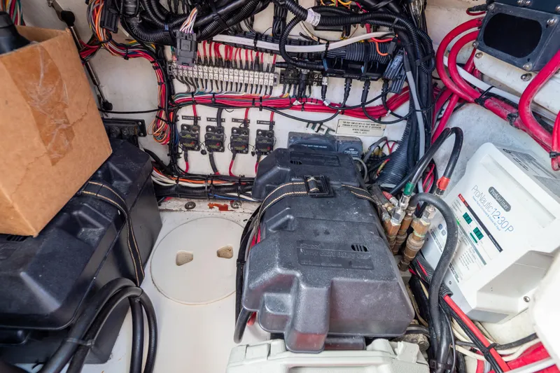  Yacht Photos Pics Electrical wiring and battery setup in a 2007 Intrepid 350 WA boat.