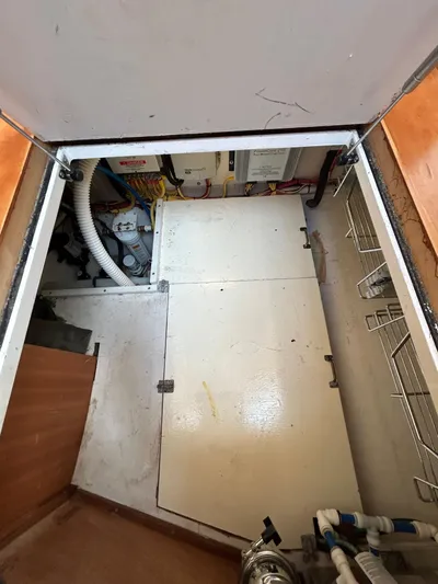 Limbo Yacht Photos Pics Engine room of 2010 Sabre 40 Sedan yacht, showing equipment and wiring.