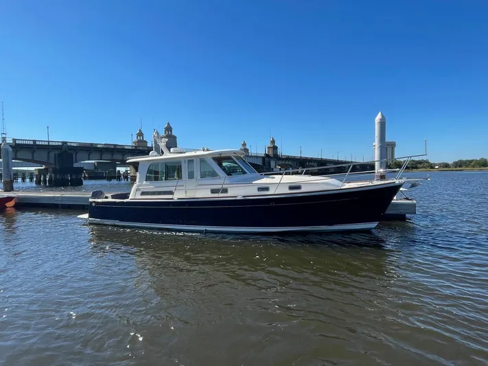 Limbo Yacht Photos Pics 