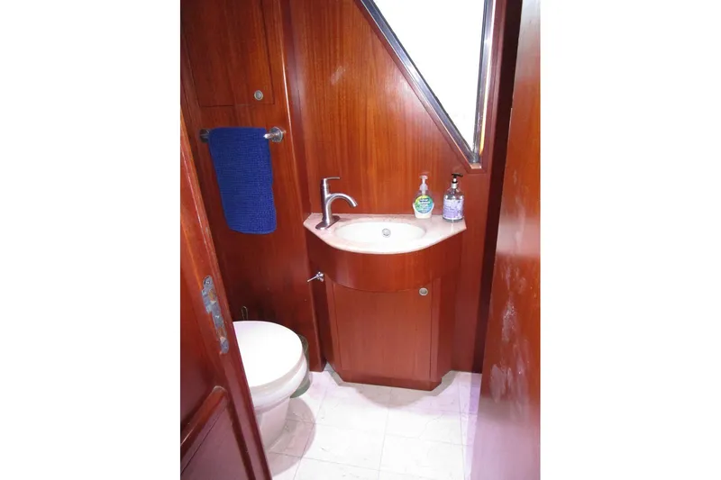 Elska Yacht Photos Pics Day head