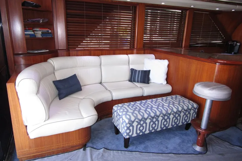 Elska Yacht Photos Pics Portside settee