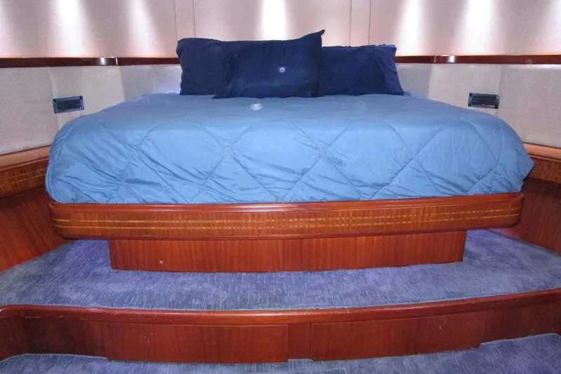 Elska Yacht Photos Pics Master cabin looking forward