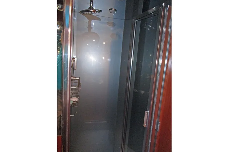 Elska Yacht Photos Pics Master shower