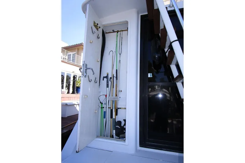 Elska Yacht Photos Pics Rod and gaff holder