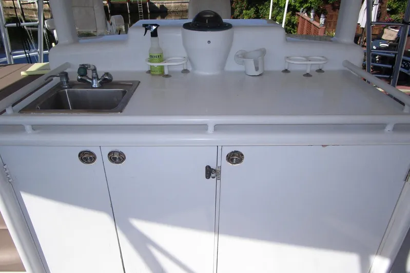 Elska Yacht Photos Pics Flybridge bar