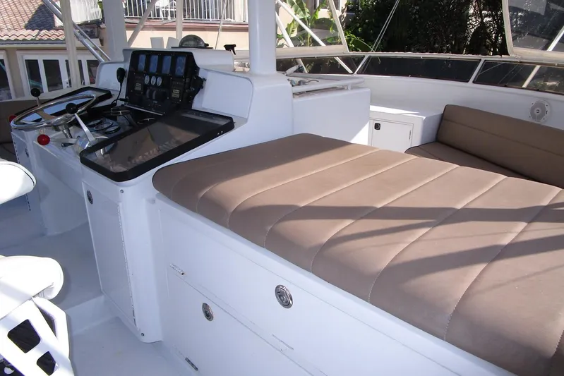 Elska Yacht Photos Pics Lounge next to helm