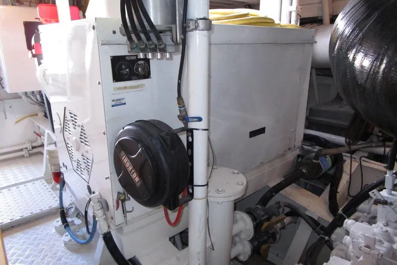 Elska Yacht Photos Pics Starboard generator