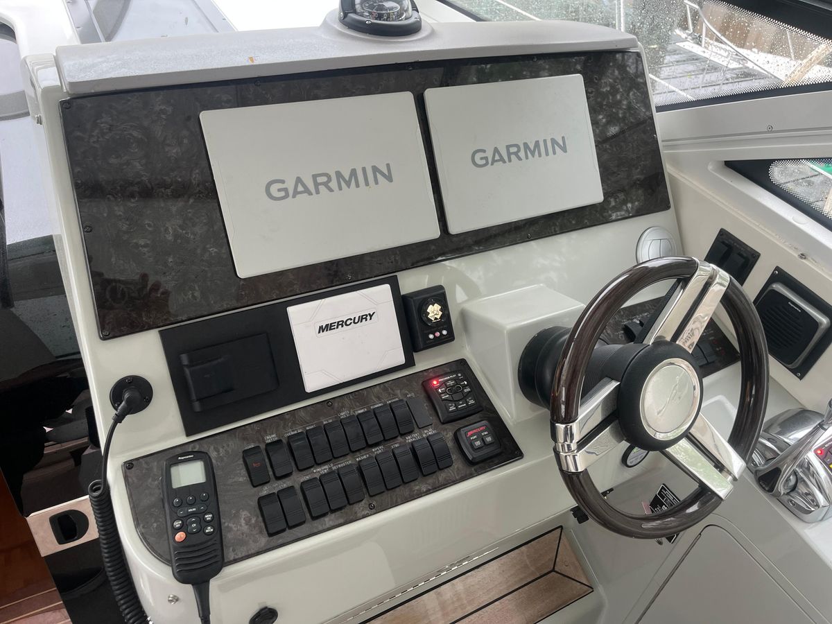 2011 Sea Ray 47 