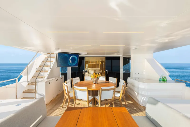 Horizon Fd110-007 / Available Winter 2026 Yacht Photos Pics 2026 Horizon FD110 Hull 7