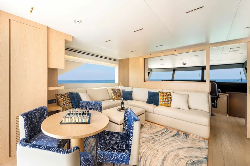 Horizon Fd110-007 / Available Winter 2026 Yacht Photos Pics 2026 Horizon FD110 Hull 7